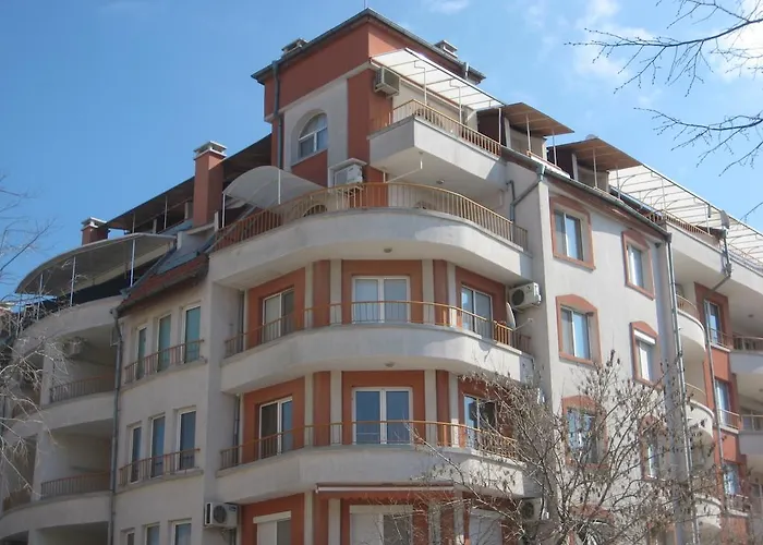 Апартамент Tashevi Поморие