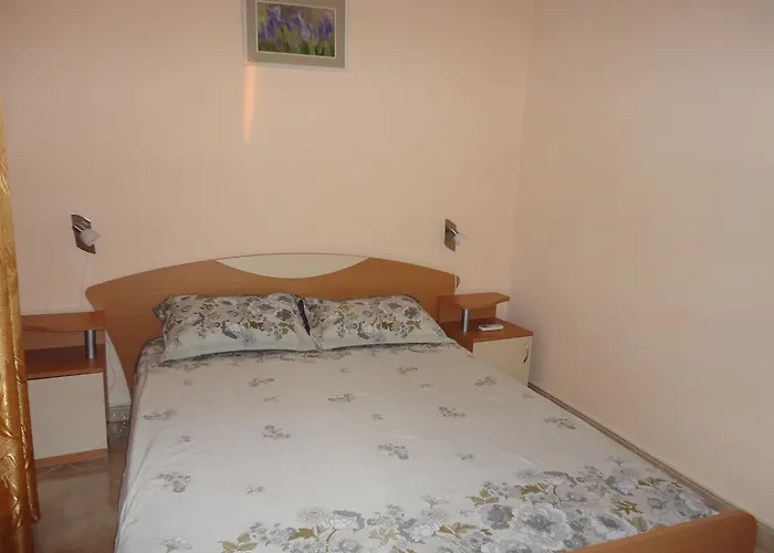 Апартамент Tashevi Поморие