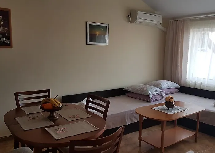 Апартамент Tashevi Поморие