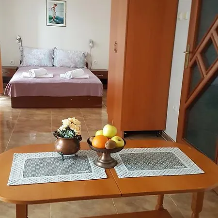 Tashevi Apartment *